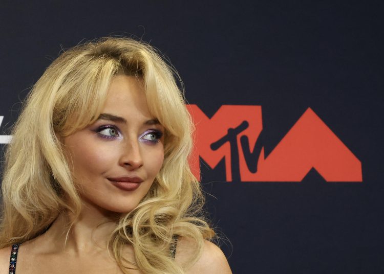 Sabrina Carpenter arremete contra la Casa Blanca por usar su música en vídeo de deportaciones