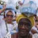 Fieles de Iemanjá renuevan sus deseos con ofrendas