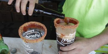 Analizan ruta jurídica para frenar venta de alcohol en cocheras