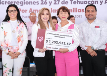 Sedif entrega más de 2 mil apoyos en la Sierra Negra