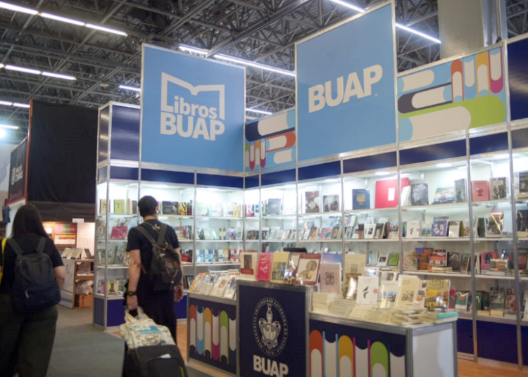 Pasante de Medicina BUAP obtiene Premio a la Excelencia Académica 2025