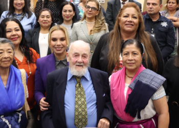 Reconocen en el Congreso a «Cayuqui», impulsor del Festival Huey Atlixcáyotl