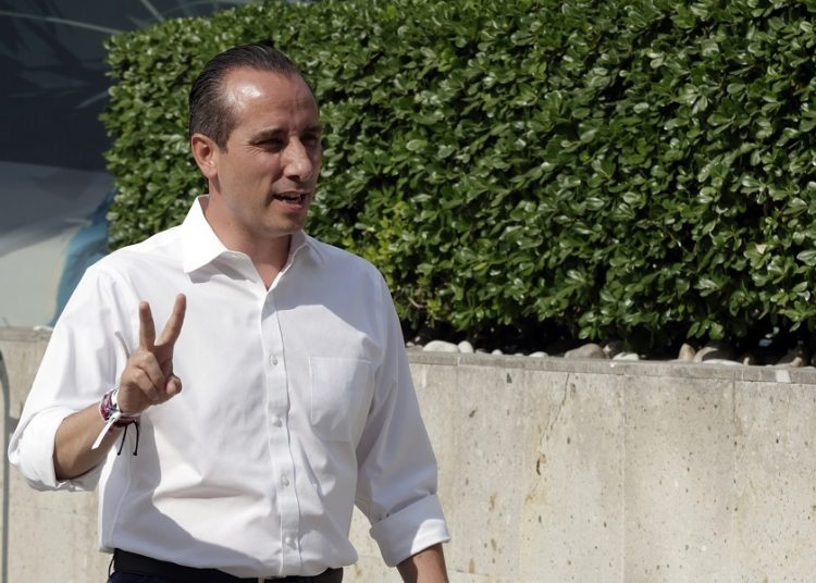Mario Riestra está obligado a abrirse al diálogo