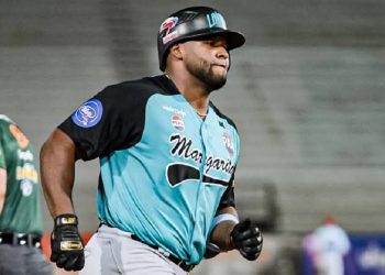Moisés Gómez, nuevo jonronero de Pericos de Puebla