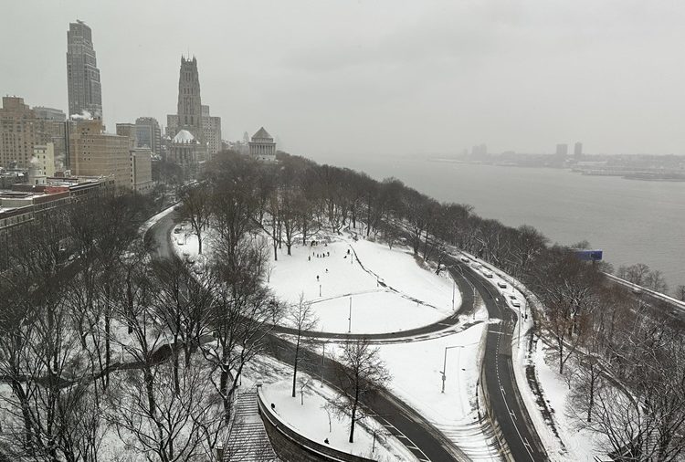 Nueva York y estados vecinos se visten de blanco ante primera gran tormenta invernal