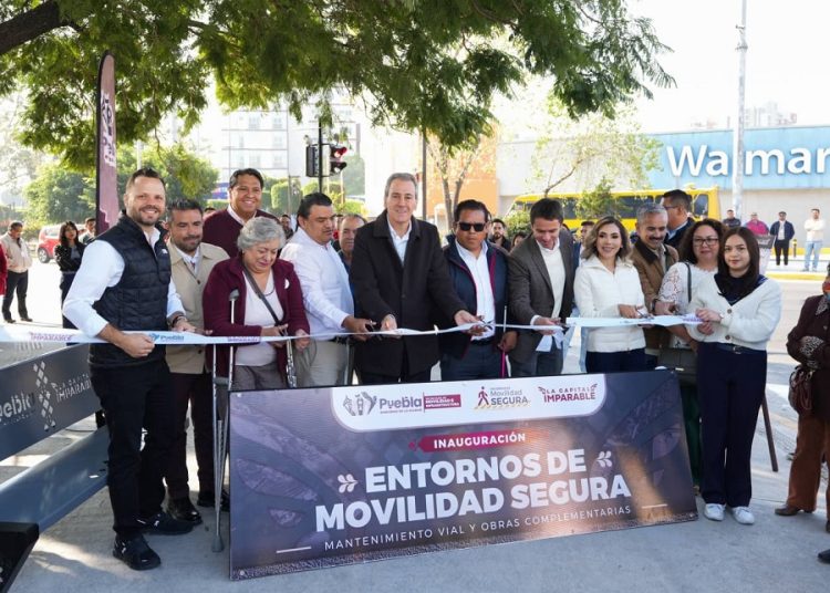 Pepe Chedraui entrega rehabilitación de intersecciones viales