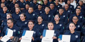Se gradúan 303 policías de la Ucips en 2025