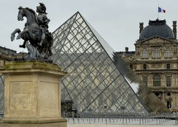 Robo en el Louvre pone a examen seguridad de principales museos del mundo