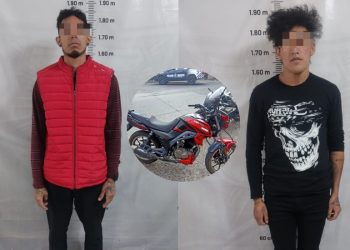 Detienen a 2 sujetos por detentación de vehículo robado en Cuautlancingo