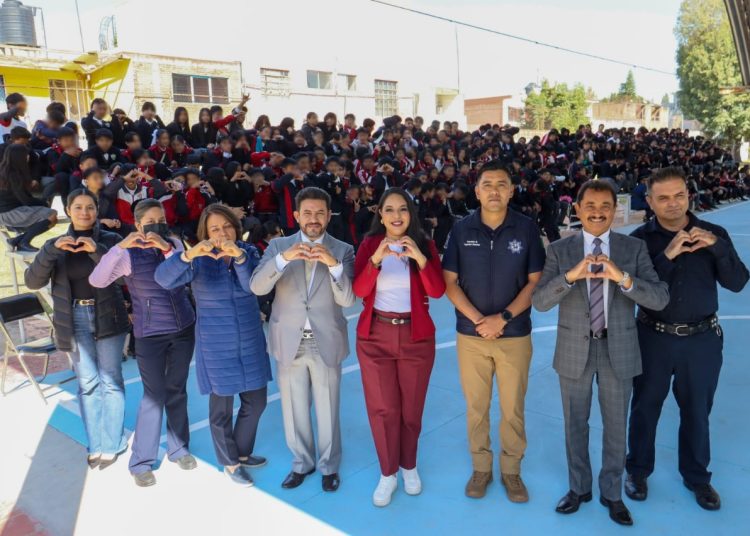 Tonantzin Fernández encabeza acciones para prevenir la violencia en escuelas