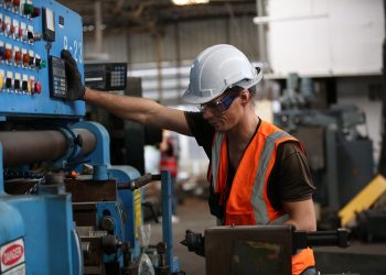 Actividad industrial, golpeada por caída en construcción