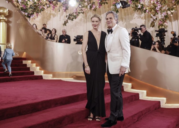 Hollywood evita el choque con Trump en los Globos de Oro