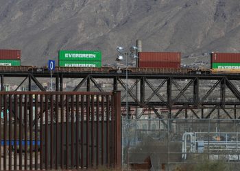 T-MEC prolonga el freno económico en la frontera