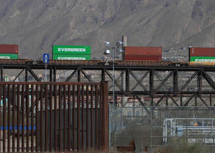T-MEC prolonga el freno económico en la frontera