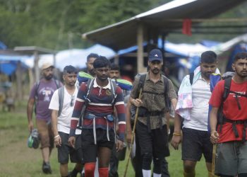 Paso de migrantes por selva del Darién se redujo un 99 % en 2025