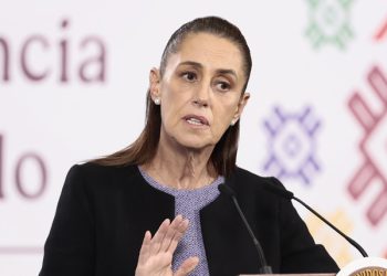 Trump califica de productiva llamada con Sheinbaum sobre frontera y narco