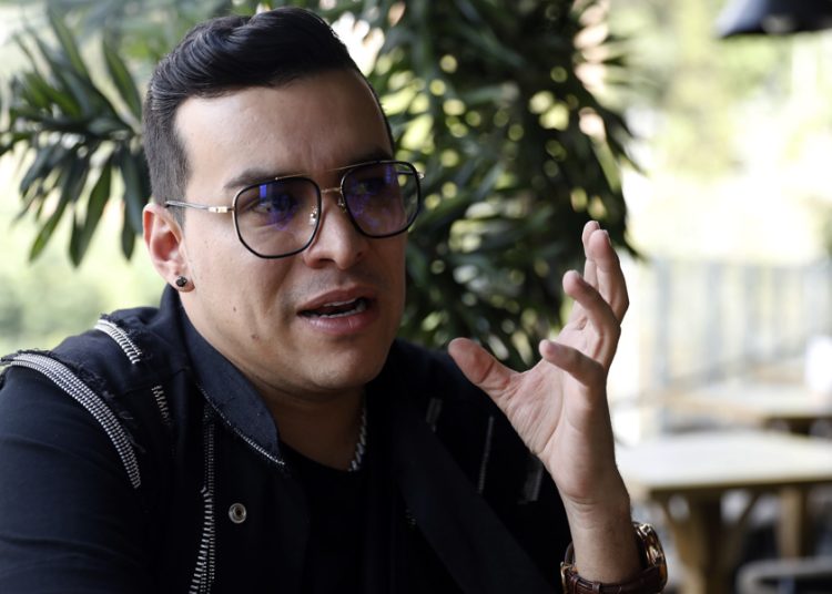 El cantante colombiano Yeison Jiménez fallece en accidente de avioneta