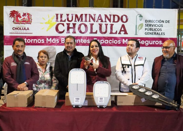 Continúa Tonantzin Fernández con la modernización de luminarias