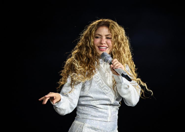 Shakira rompe el récord Guinness a la gira latina más exitosa 