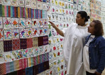 Guinness reconoce a México por exposición de bordados