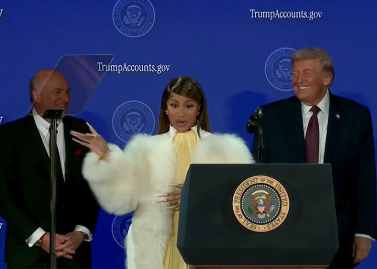 Nicki Minaj apoya ayudas de Trump para recién nacidos