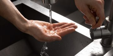 Proponen garantizar suministro mínimo de agua pese a adeudos