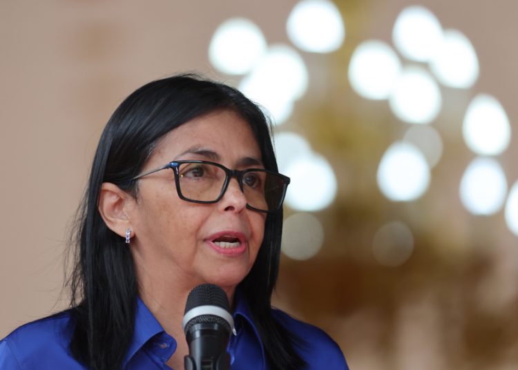 La Fuerza Armada de Venezuela reconoce a Delcy Rodríguez como su comandante en jefe