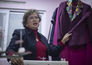 Olivia Trujillo, la costurera detrás del vestuario de Claudia Sheinbaum