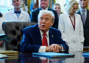 Trump impulsa inversión petrolera en Venezuela, pero persisten dudas