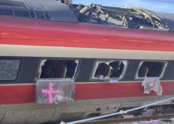 Sube a 40 muertos por accidente ferroviario en España