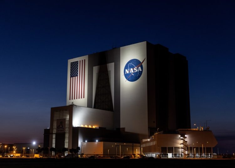 NASA realiza regreso anticipado desde la EEI por astronauta enfermo