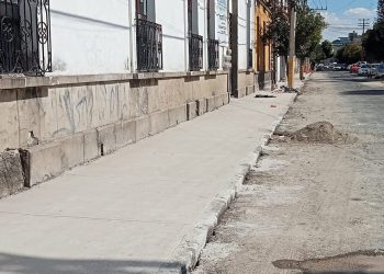 Rehabilitan banquetas del Centro Histórico