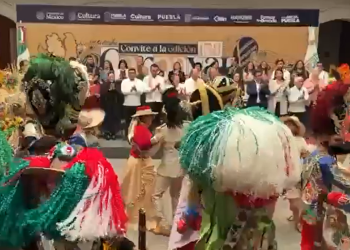 Roberto Solís encabeza el Convite a la edición 158 del Carnaval de Huejotzingo, invita al gobernador para que asista