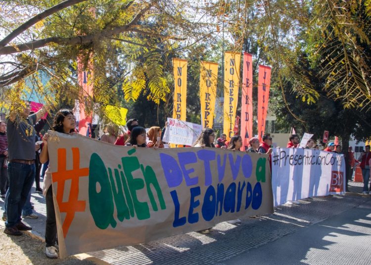 Comunidad Ibero Puebla exige aparición inmediata del docente Leonardo Escobar
