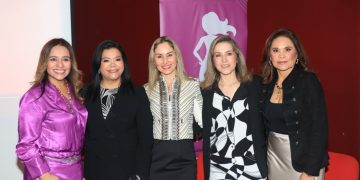 Mujeres destacadas reflexionan sobre el liderazgo en Foro Mujeres en el Poder