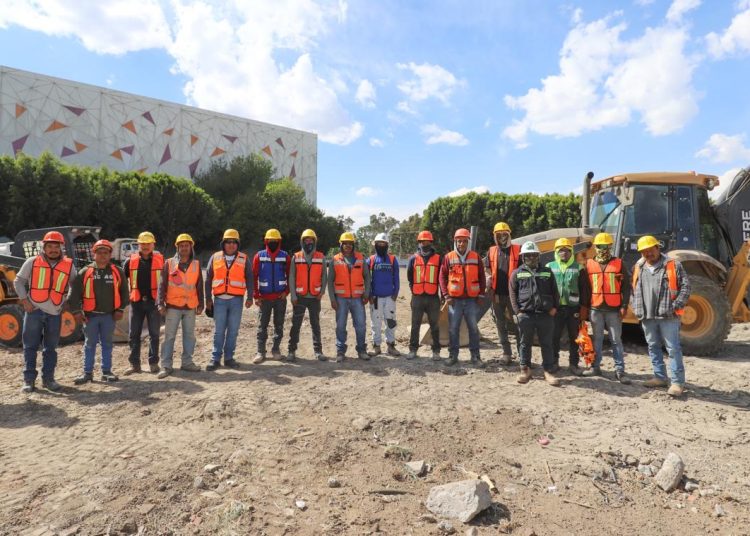 Bajo lineamientos del INAH, avanza construcción del fórum pensar en grande