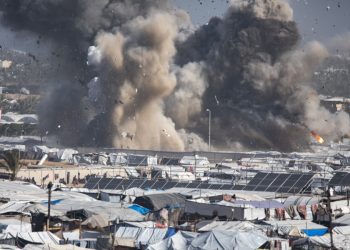 Múltiples ataques israelíes en Gaza causan 32 muertos, entre ellos al menos 7 niños
