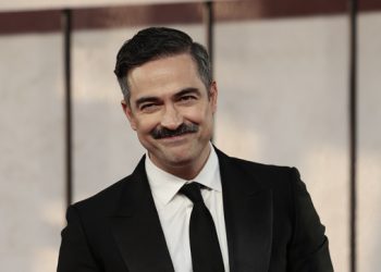Alfonso Herrera protagoniza ‘La casa de los espíritus’