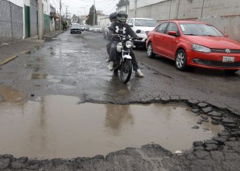 Puebla tapará 220 mil baches en 2026