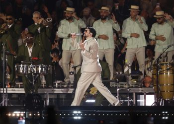 Bad Bunny adelanta show del Super Bowl