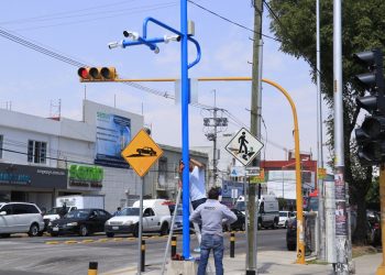 Postes inteligentes reforzarán seguridad en parquímetros