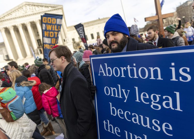 Marcha contra el aborto en Washington recibe apoyo de Trump