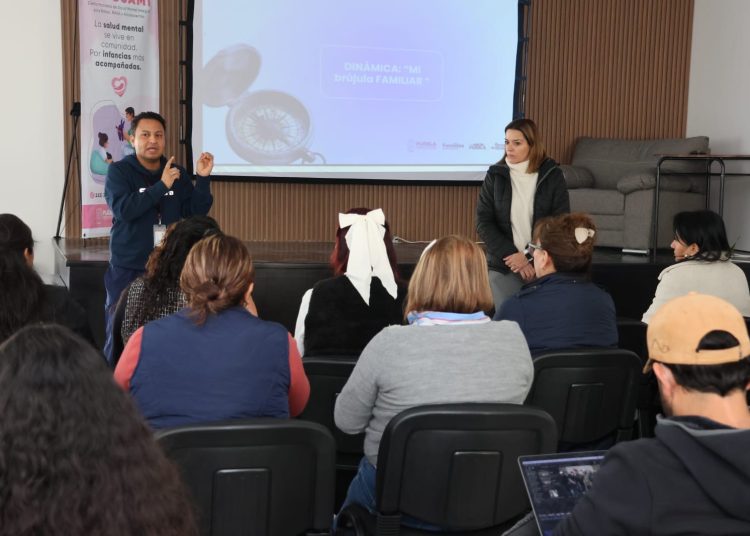 Sedif acompaña a padres de familia para crianza responsable