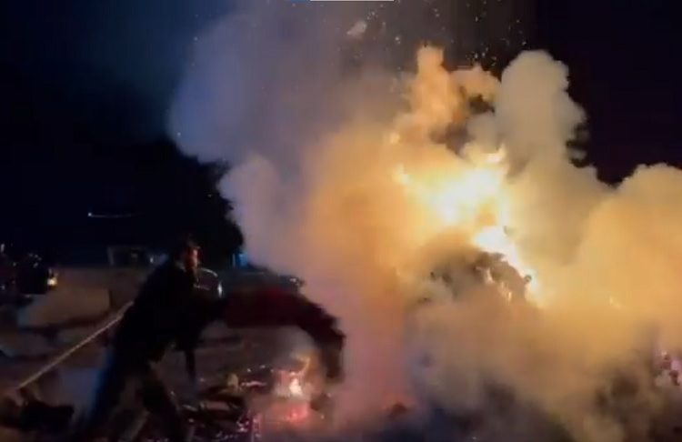 Ejército israelí arresta a 2 palestinos tras ataque violento de colonos en Masafer Yatta