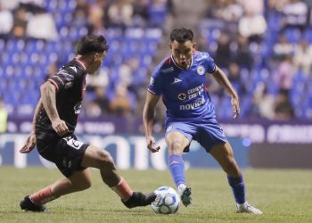 Cruz Azul vence al Puebla en el Cuauhtémoc