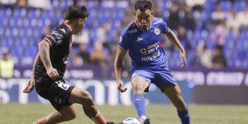 Cruz Azul vence al Puebla en el Cuauhtémoc