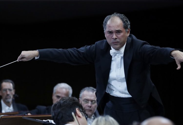 Tugan Sokhiev dirigirá Concierto de Año Nuevo de Filarmónica vienesa