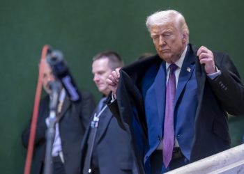 Trump lanza advertencia a Europa por activos de EE.UU.