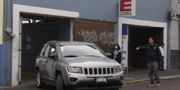 Figueroa exhorta a Profeco atender denuncias en estacionamientos