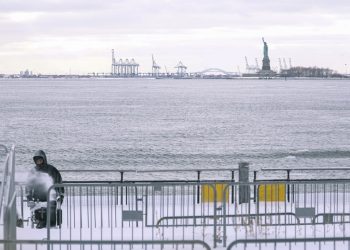 Tormenta invernal cancela más de 19 mil vuelos en EEUU